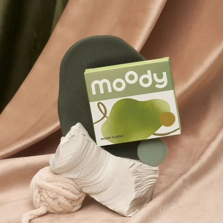 moody_He_Doesn_t_Know_1_Day_-_Smooth_Pine__3